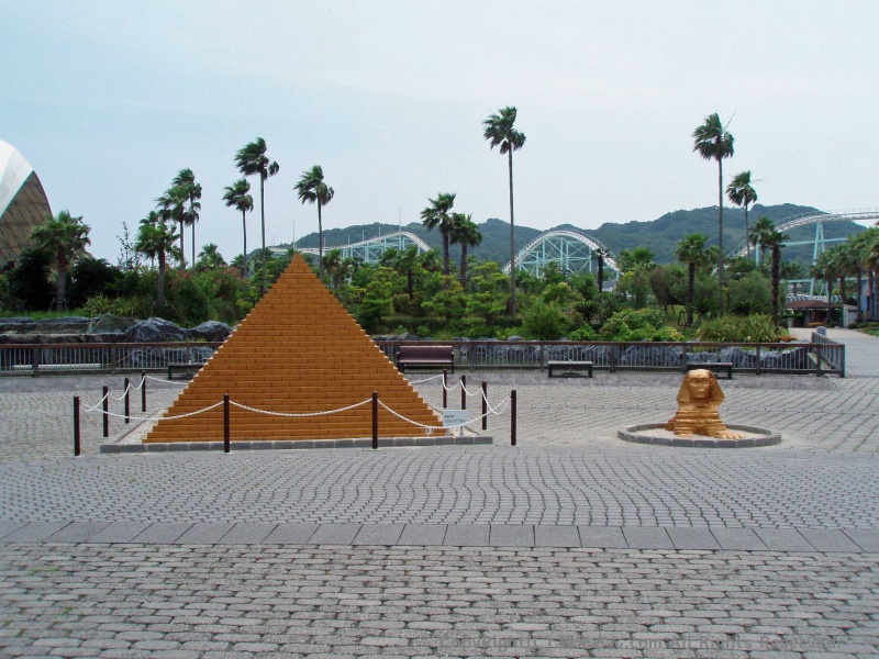 アフリカ・ピラミッド